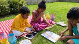 A sunny, playful light and shadows activity: a 10-minute backyard shadow hunt that boosts observation. Trace shadows, compare sharp and fuzzy edges, and spark curiosity with a tiny science lab at home.