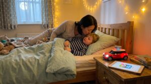 The bedtime mini story ritual is a short, repeatable 3 to 7 minute tradition that signals bedtime. Calm, predictable audio tracks help kids settle, build language, and make nights kinder for busy families.