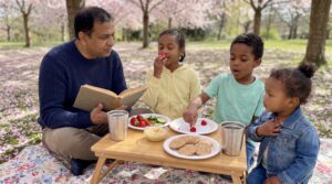 Mindful eating for kids brings calm and curiosity to mealtimes. Learn short, playful habits, age-friendly ideas, and safety tips that build attention and self regulation with daily sensory moments.