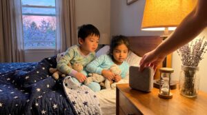 A short, calm bedtime wind-down mini story ritual helps kids relax. This simple, predictable habit uses a tiny recorded story or live script. Try three minutes tonight for steadier sleep and softer goodnights.