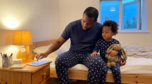 The bedtime wind-down mini story ritual is a short, repeatable routine that turns evening fuss into calm. Three to ten minutes of soothing audio or a soft reading helps children relax and signals that sleep is next.