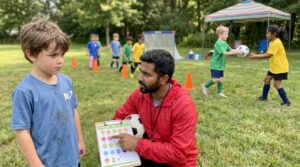 Short, warm guide to jealousy in children. Learn signs, simple phrases to say, follow-up steps, and quick activities. Try naming the feeling and asking what your child needs to shift meltdowns into calm conversations.