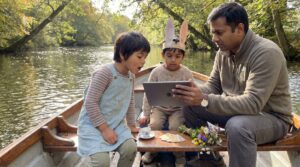 A short, friendly Lewis Carroll biography for parents. Learn quick facts about Charles Lutwidge Dodgson, Alice's origins, key books, and easy family prompts to spark curiosity in ten-minute storytime moments.