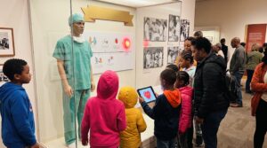 A warm, child-friendly account of the first successful heart transplant 1967. Learn about the December 3 operation, the people involved, why it mattered, and simple ways to share the story with kids.