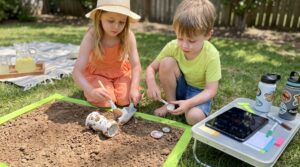 Archaeology for kids turns everyday objects into human stories. This warm guide explains what archaeology is, what archaeologists do, tools, ethics, simple backyard mini-digs and family-friendly activities.